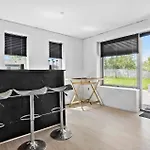 Lovely In With Kitchen Semesterbostad